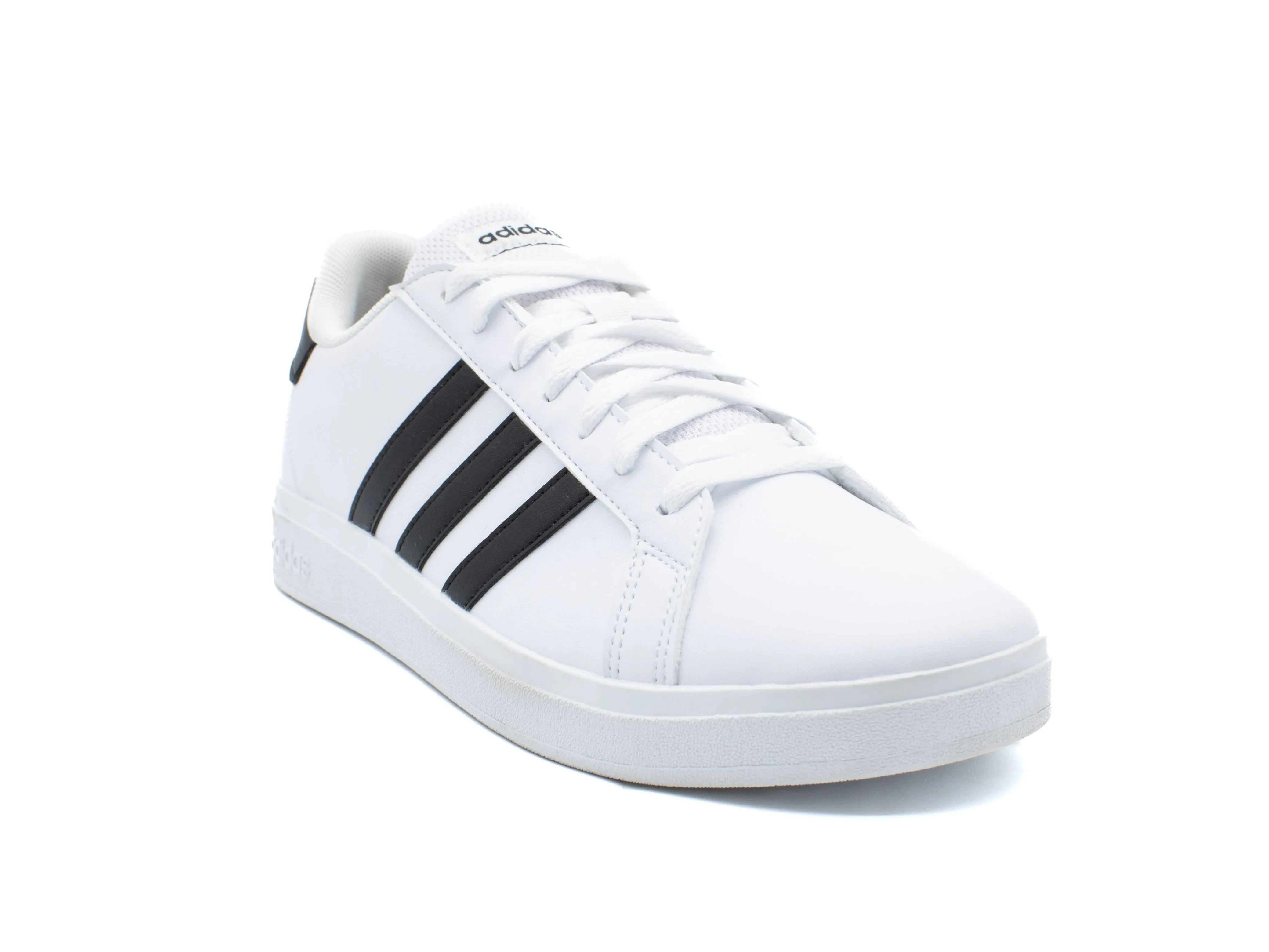 Smooth Sole Tennis Shoes ADIDAS Court 2.0