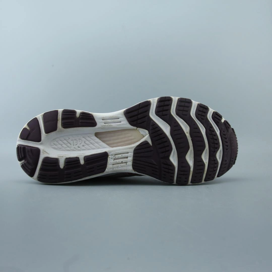 ASICS GEL KAYANO 28 Asics Tennis Shoes Size 8