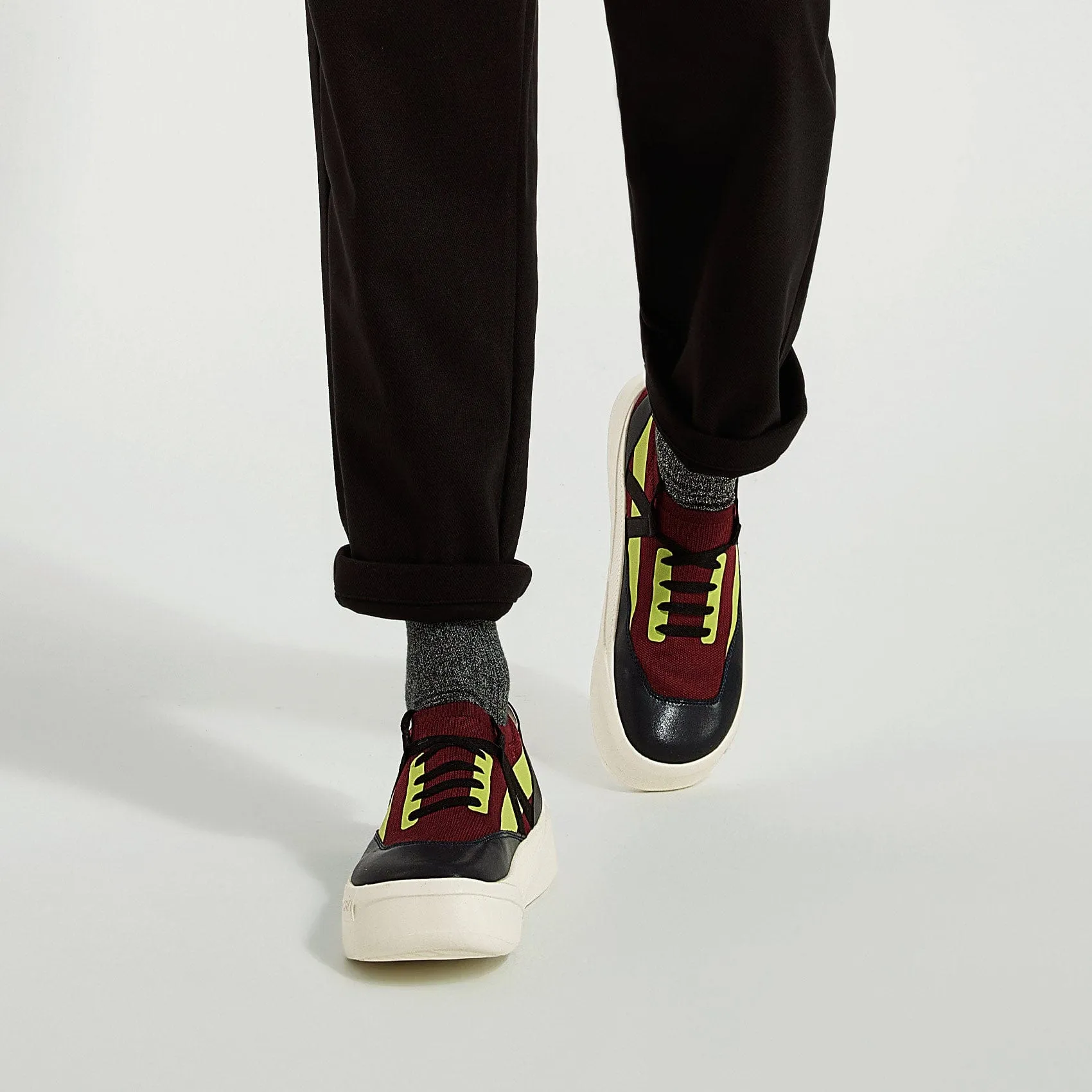 Art Street Night Victoria IV Men Skate Shoes Logo