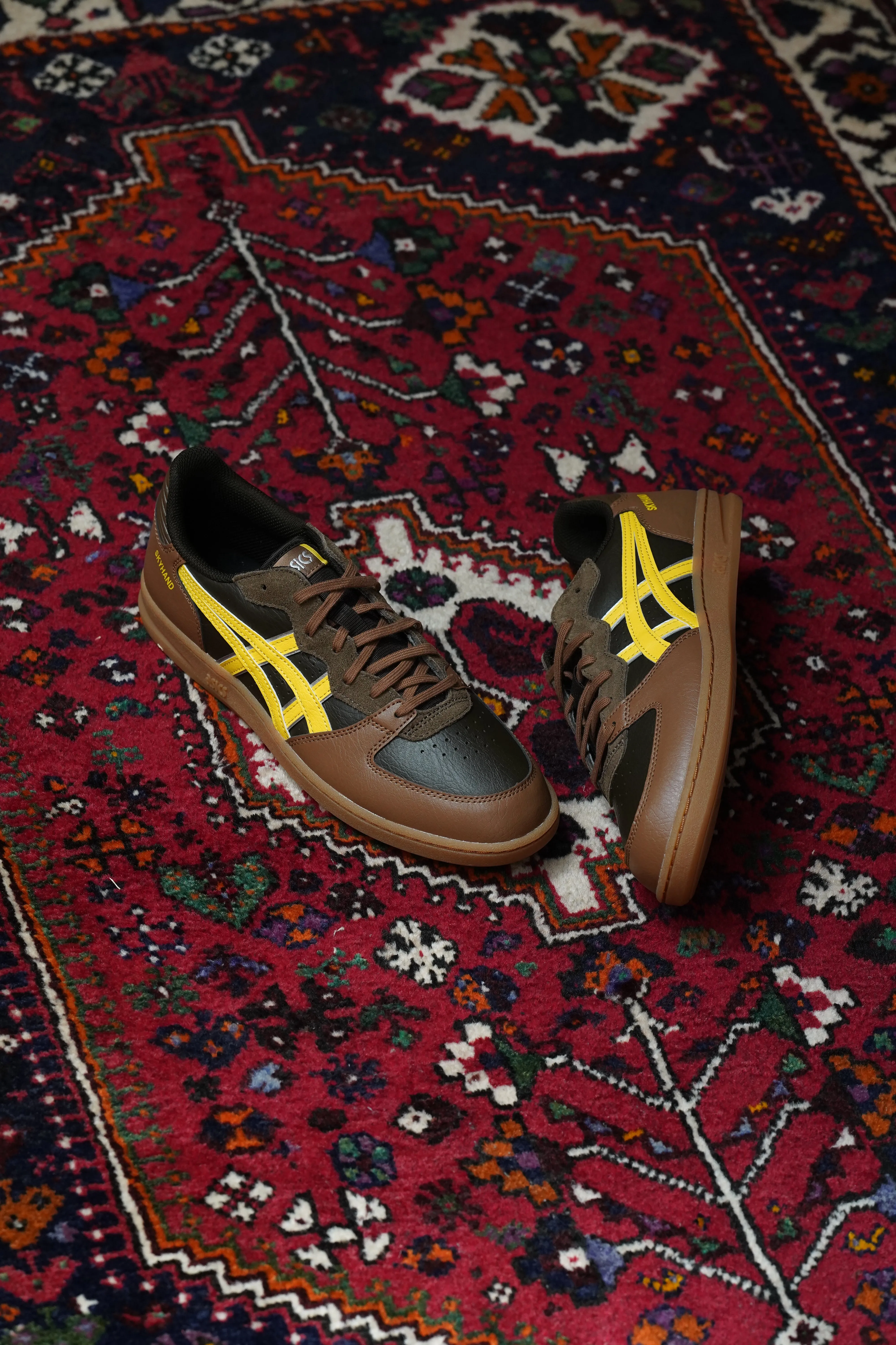 Asics Gel Nimbus 20 Running Shoes asics SKYHAND OG (BLACK COFFEE/TAI CHI YELLOW)