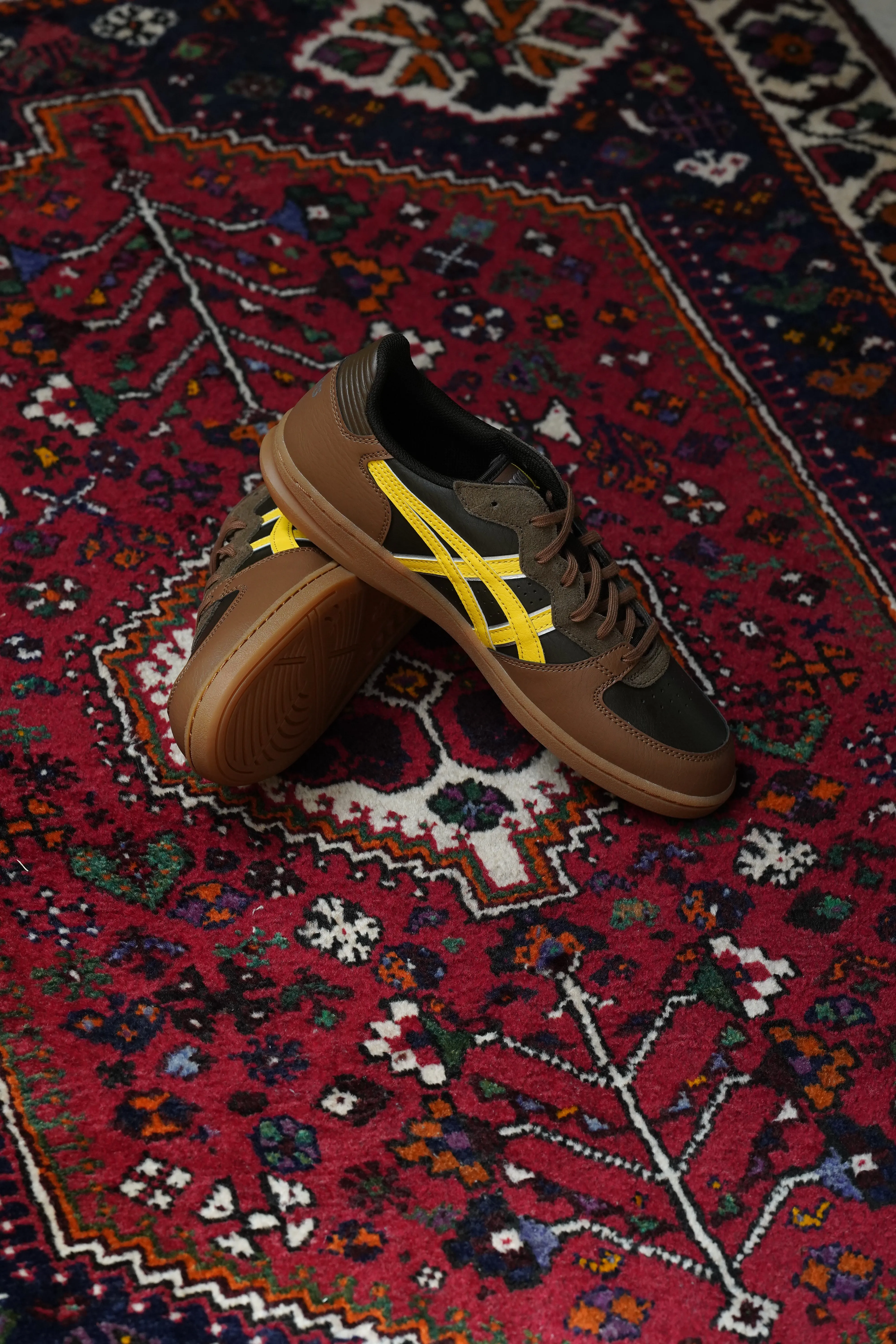 asics SKYHAND OG (BLACK COFFEE/TAI CHI YELLOW) Asics Gt 4000 Running Shoes