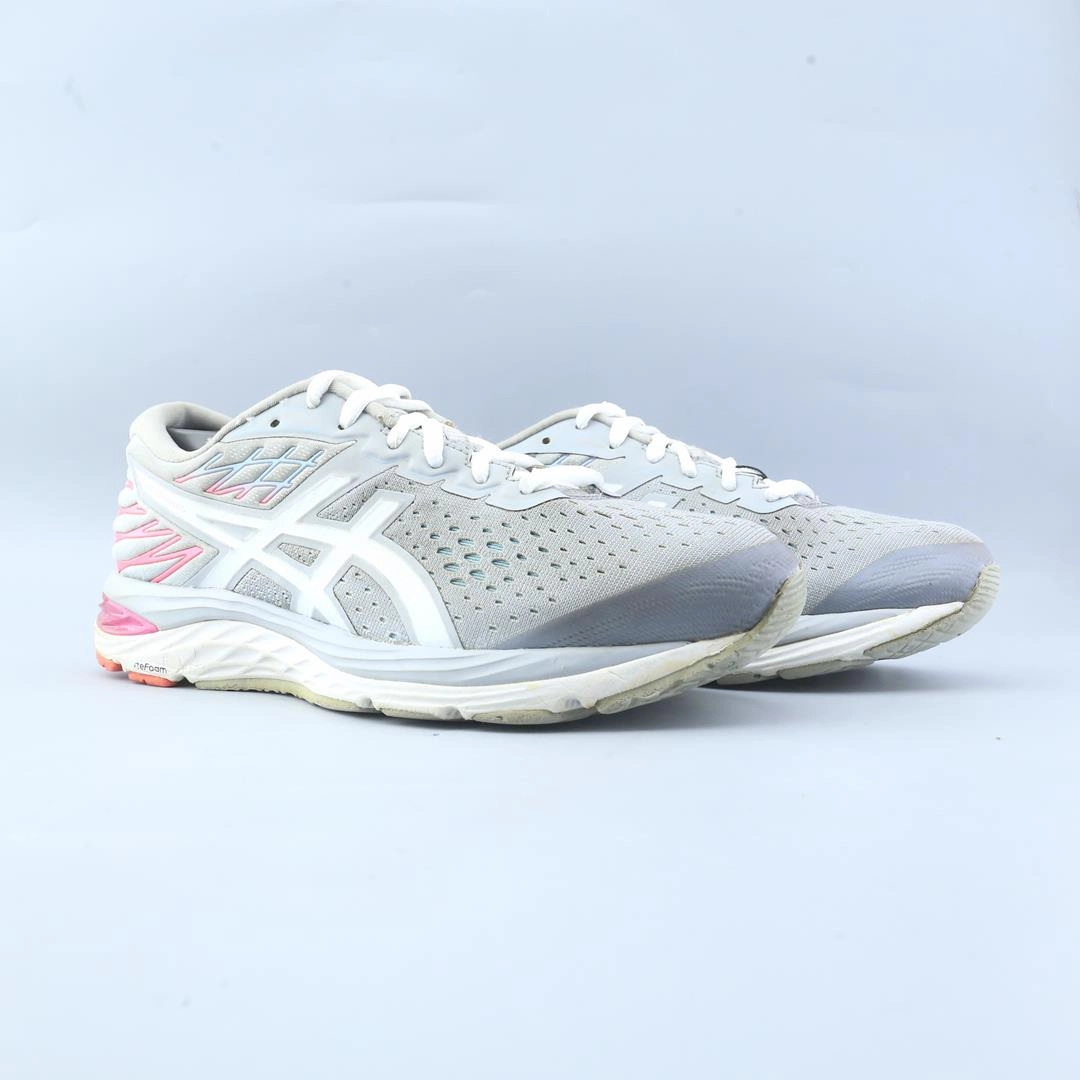 ASICS  GEL-CUMULUS 21 Asics Mid Volleyball Shoes