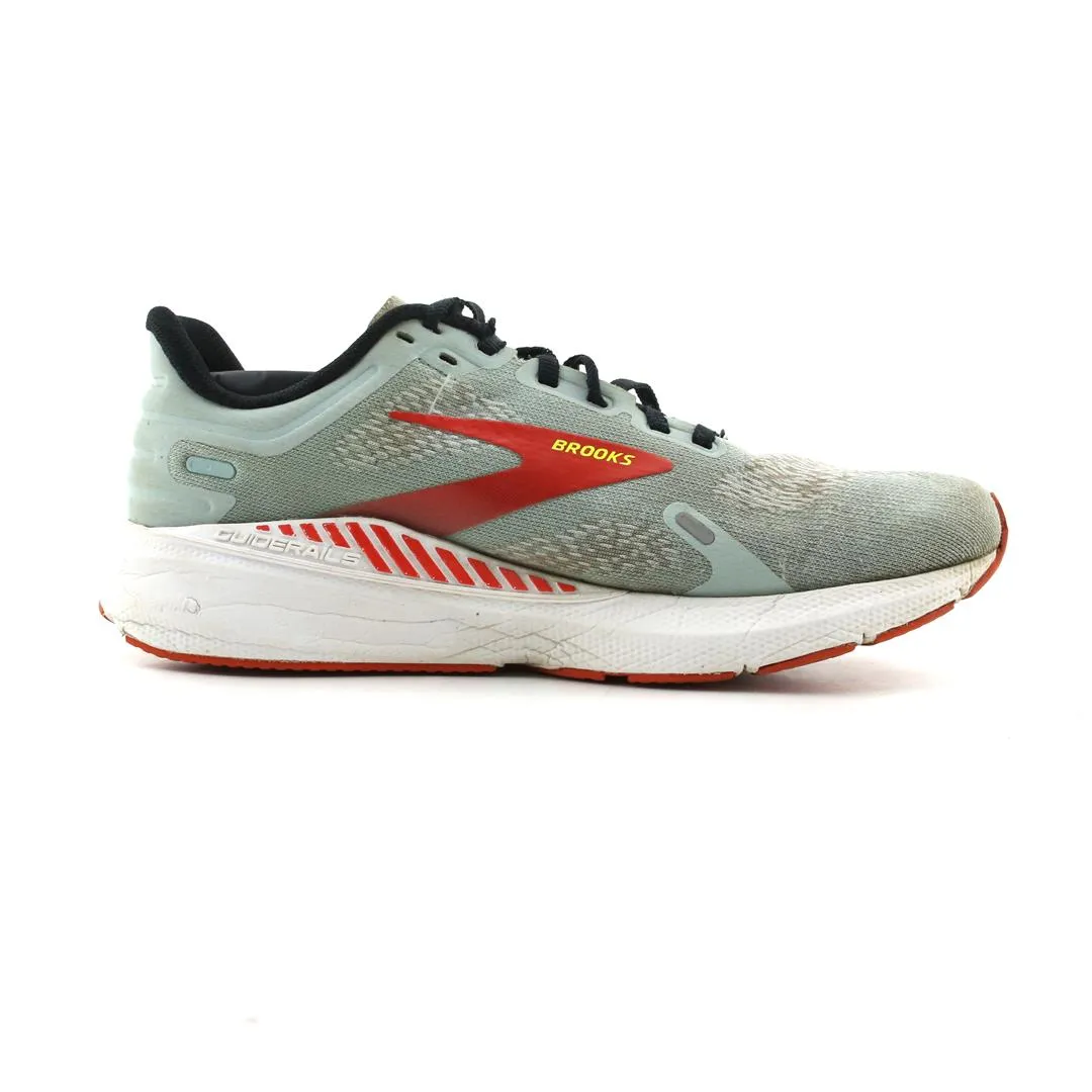 BROOKS LAUNCH GTS 9 Shoe Stores At Birch Run