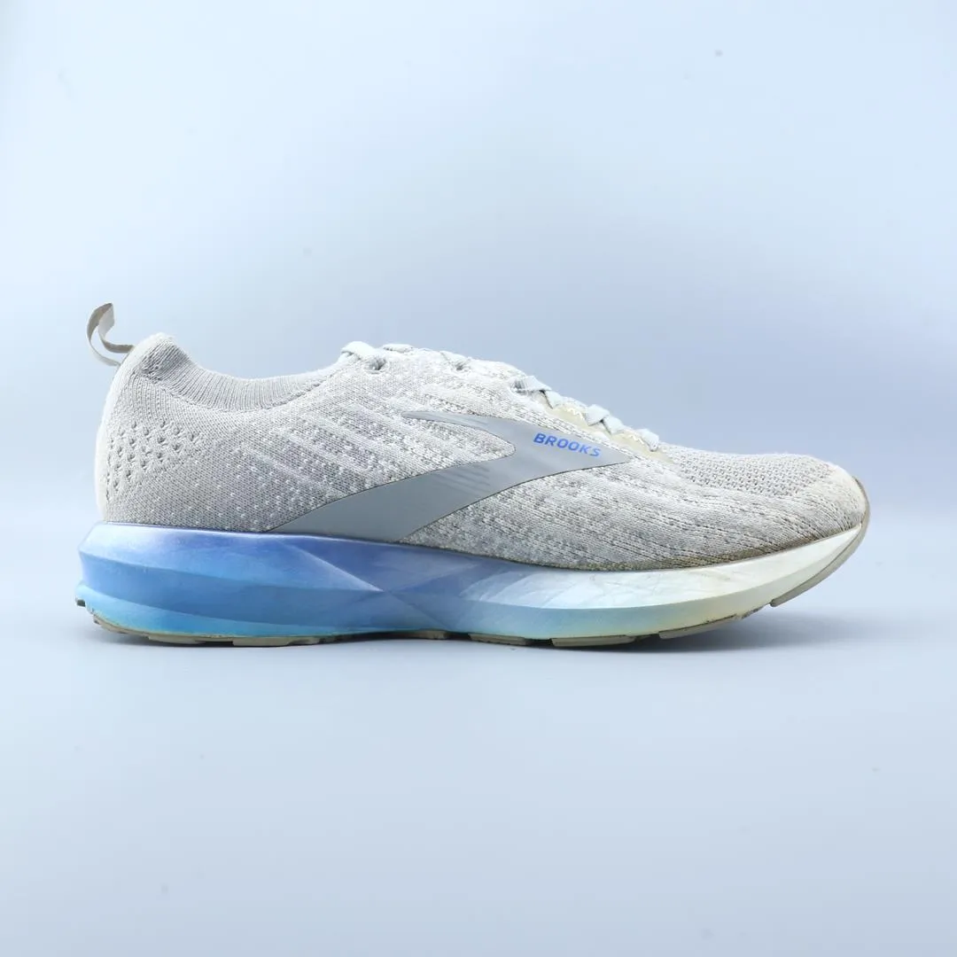 Low Stack Height Running Shoes BROOKS LEVITATE 3