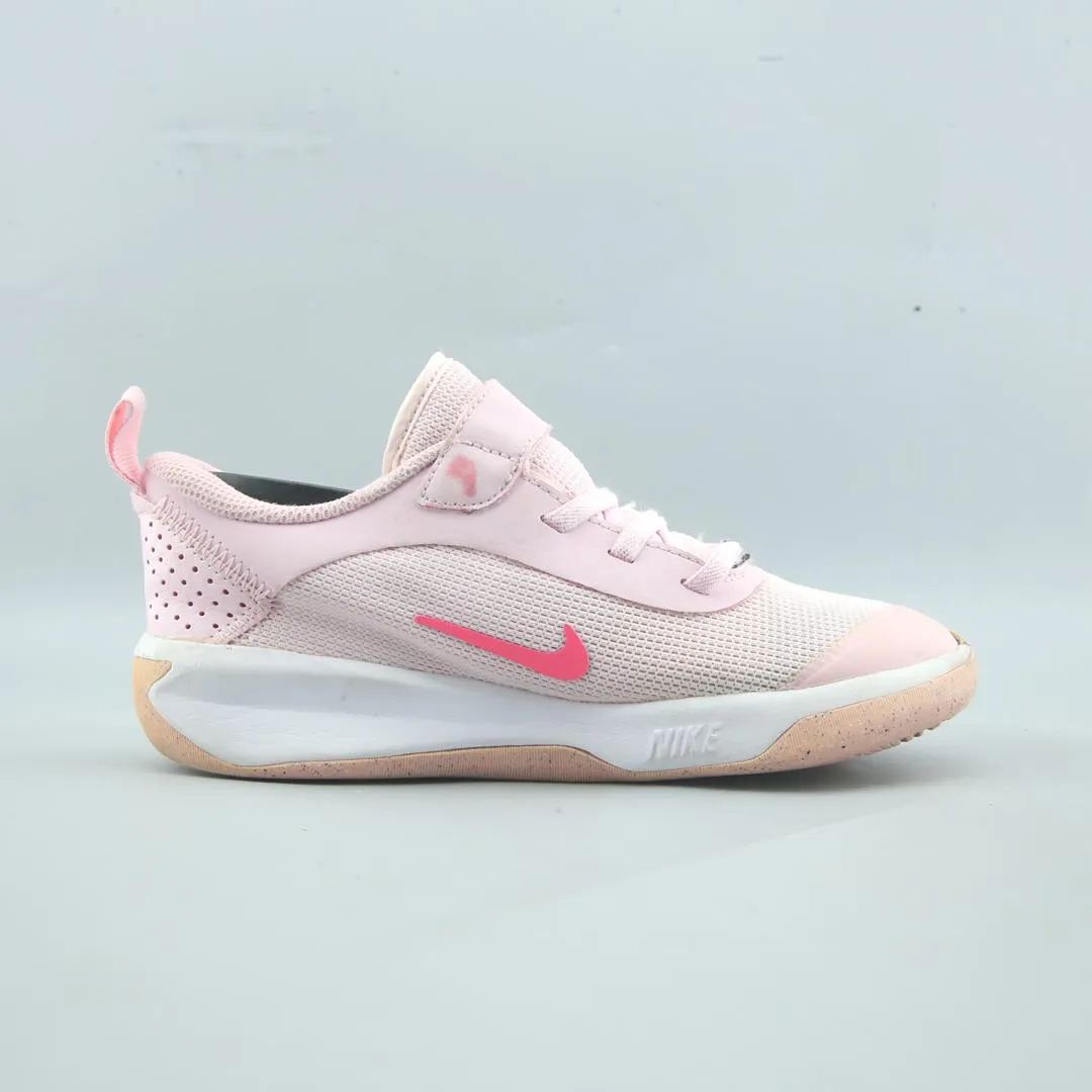 NIKE  OMNI MULTI-COURT Nike Shoe Production