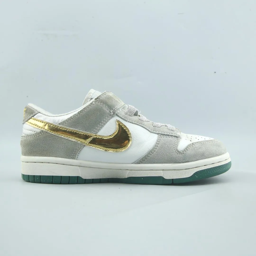 Nike Shoes Image NIKE  SB DUNK LOW