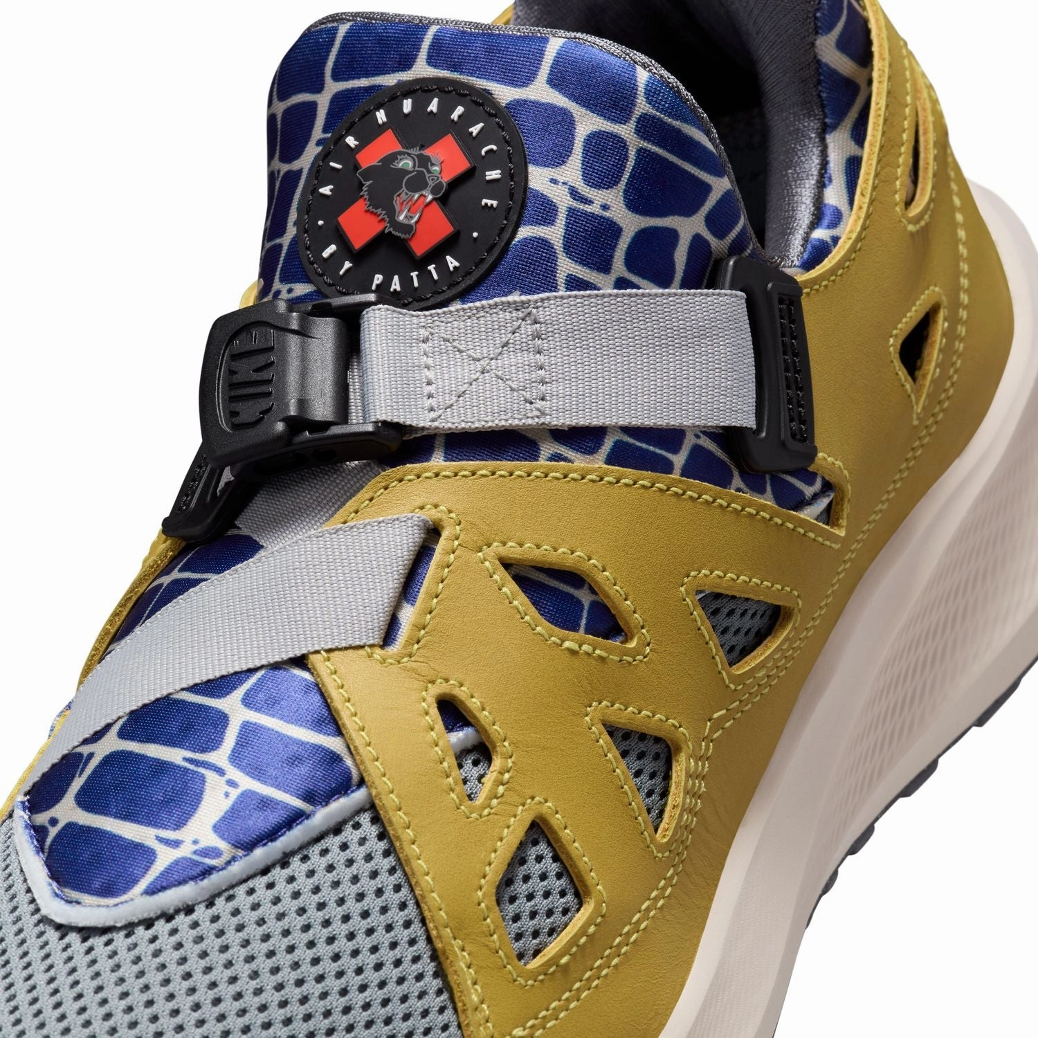 Nike Shoe Travel Bag   Patta Air Huarache 'Saffron Quartz Cool Grey'