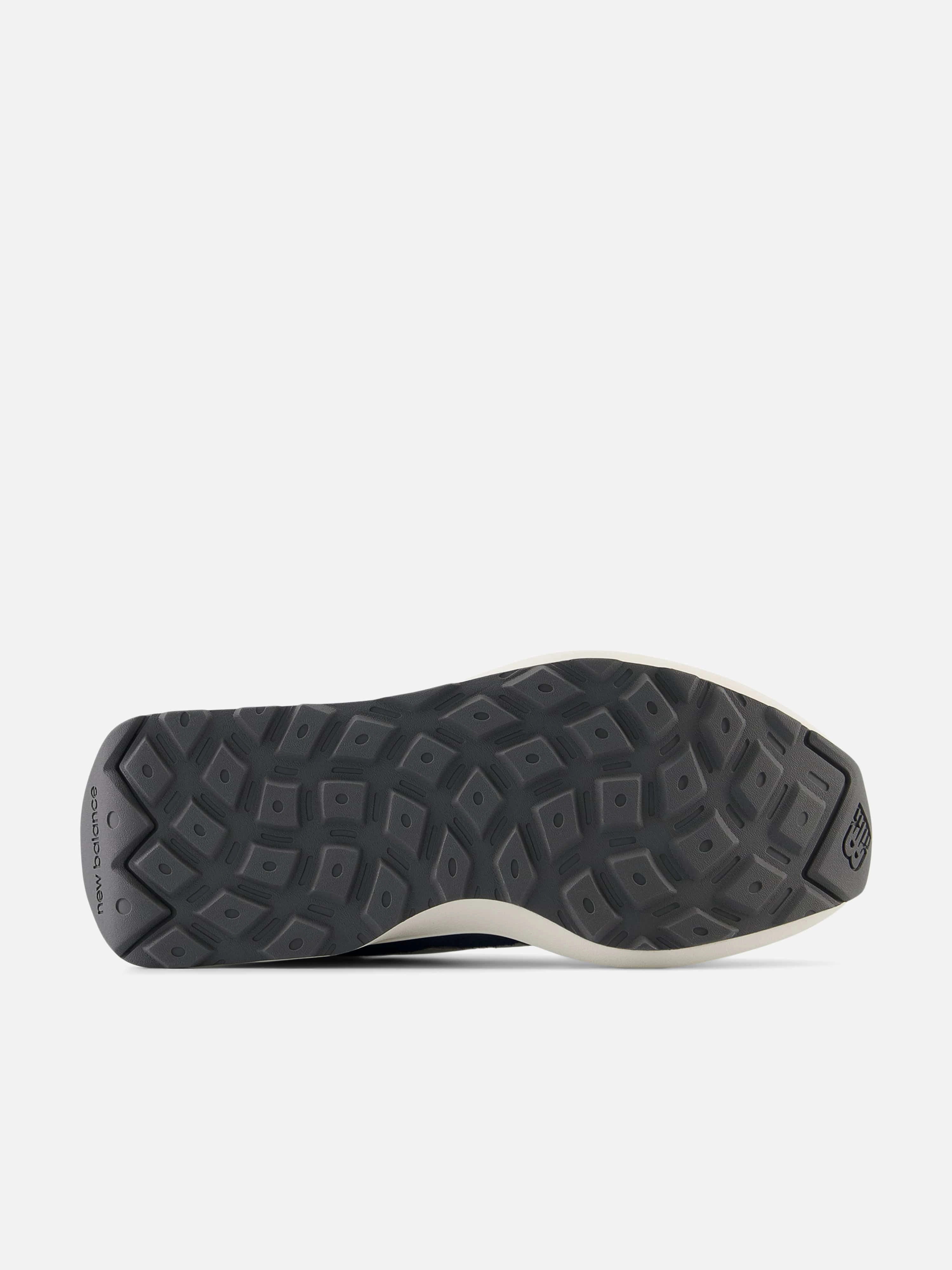 Kids 370 Trainers in Blue Basketball Shoes Pick Up In Store