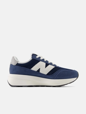 Burgundy And White Basketball Shoes Kids 370 Trainers in Blue