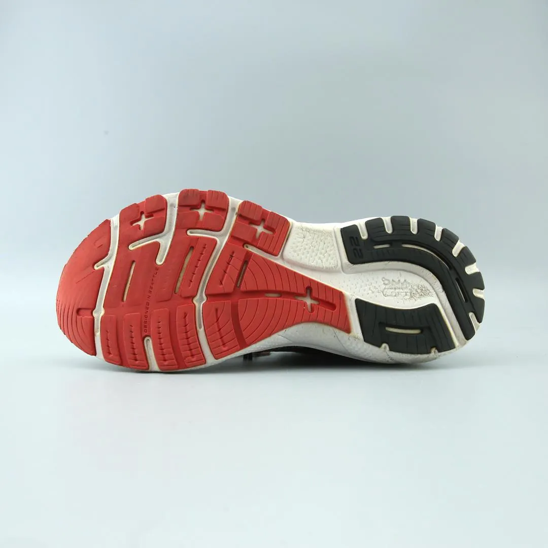 BROOKS ADRENALINE GTS 22 Vs Running Shoes