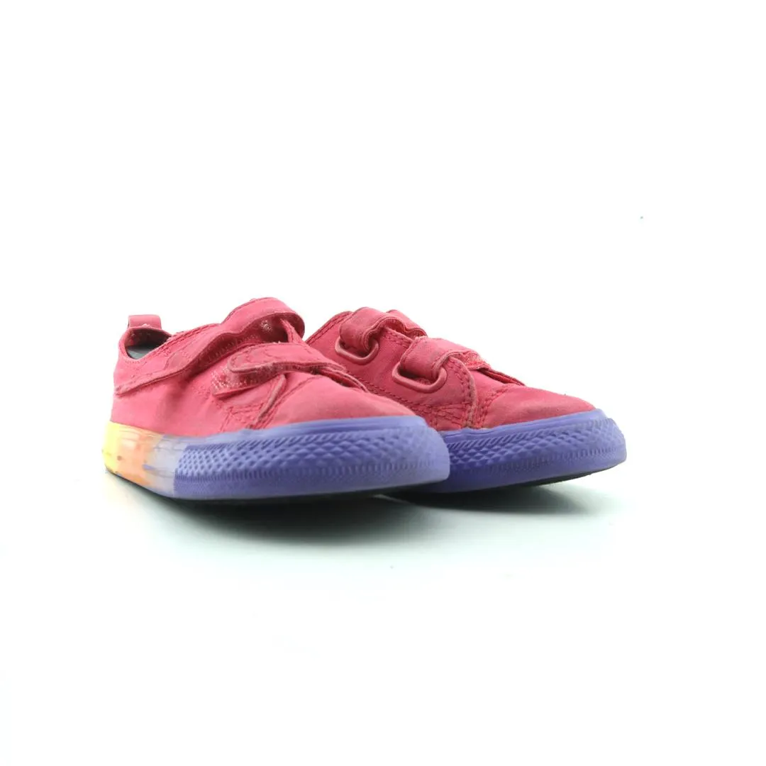 CONVERSE CHUCK TAYLOR ALL STAR CANVAS Fall Casual Shoe Trends 2024