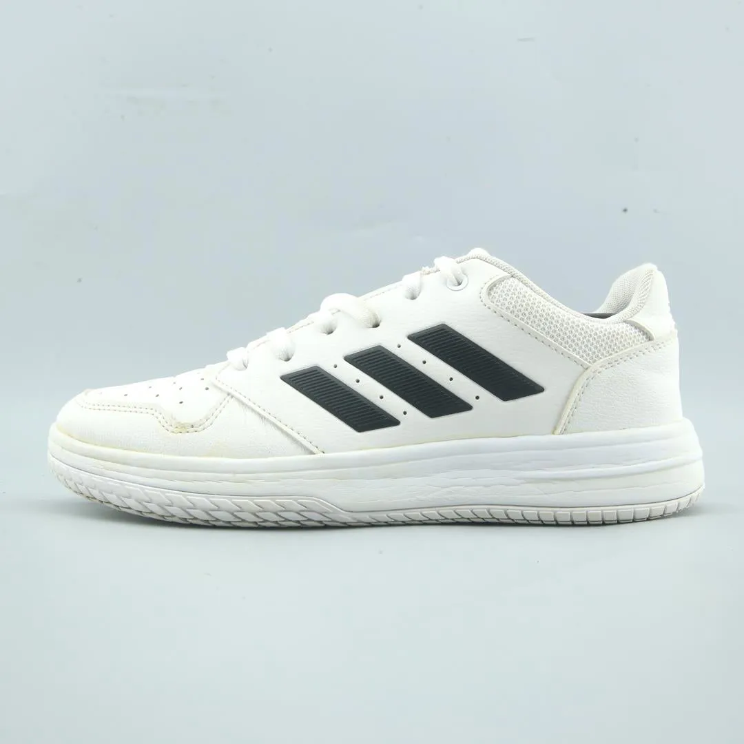 ADIDAS GAMETALKER Derrick Rose Debuts New Adidas Basketball Shoe.