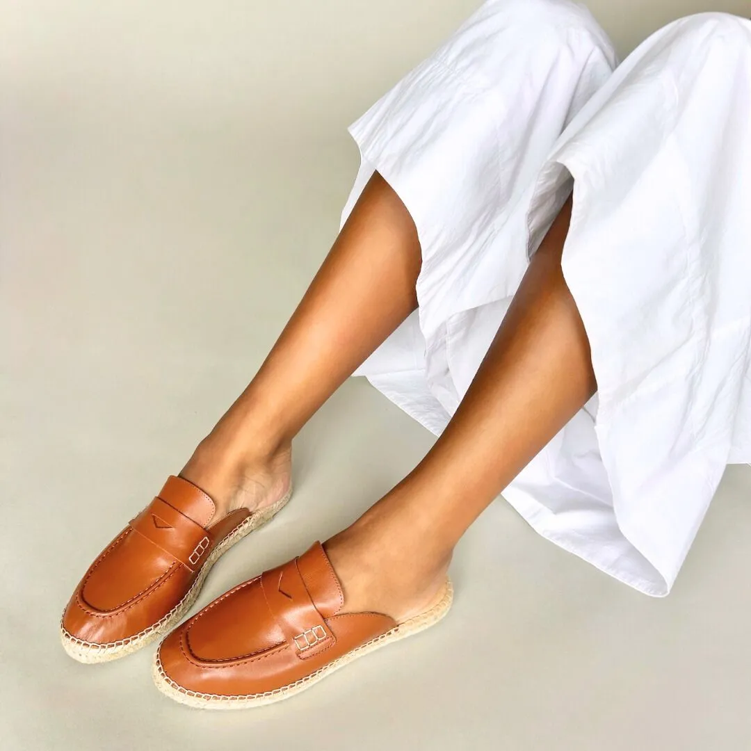 Ruby Slippers Oakleaf Hydrangea Size Esme - Wide Fit Espadrille Loafer Sliders - Tan Leather