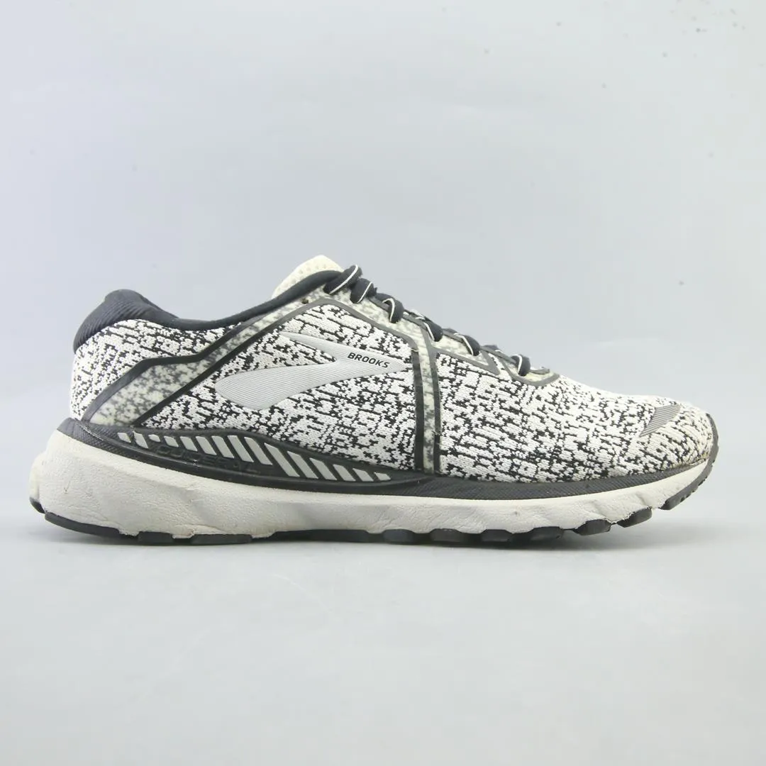 BROOKS ADRENALINE GTS 20 Best Running Shoes With Roomy Toe Box