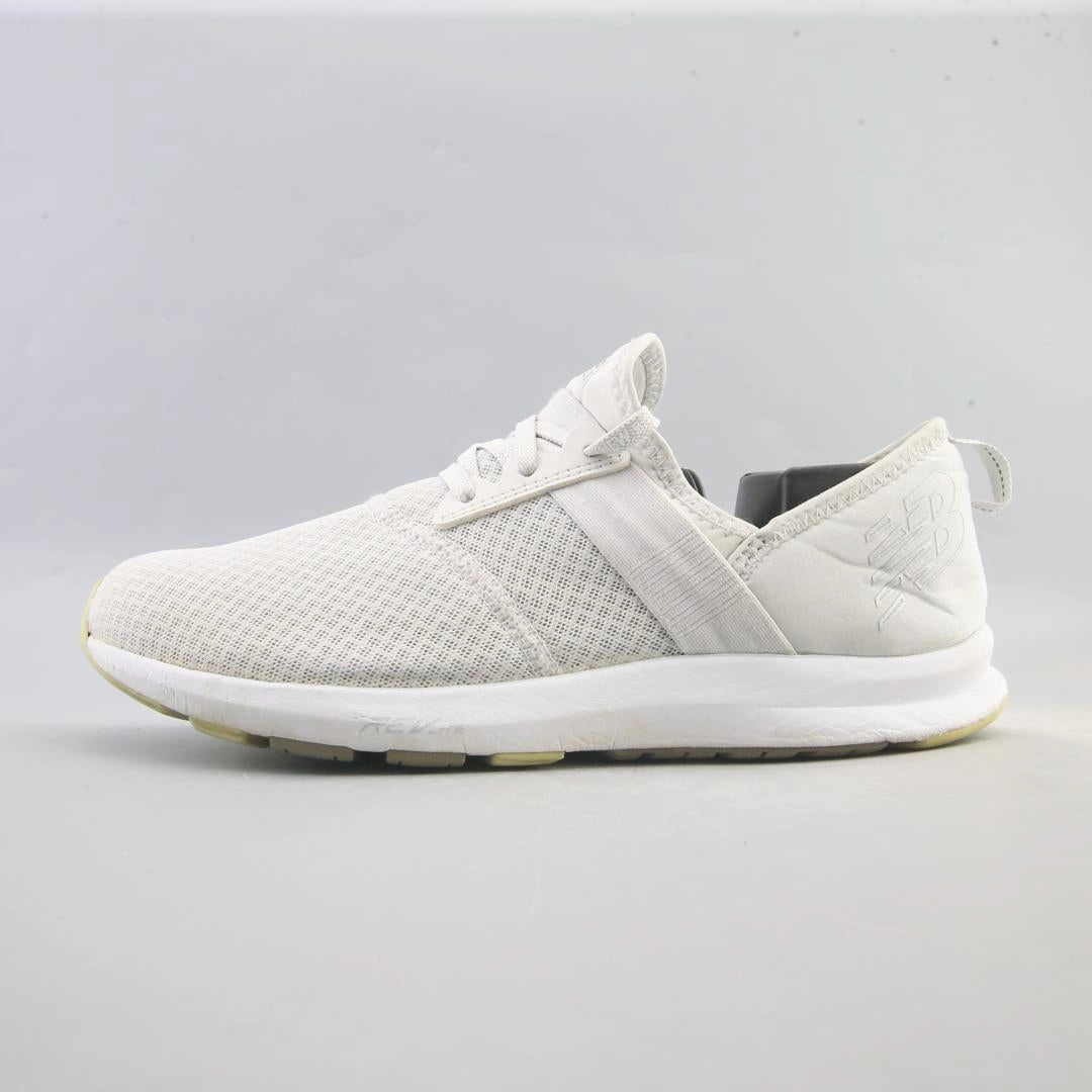 New Balance 2002r All Black NEW BALANCE FUEL CORE NERGIZE