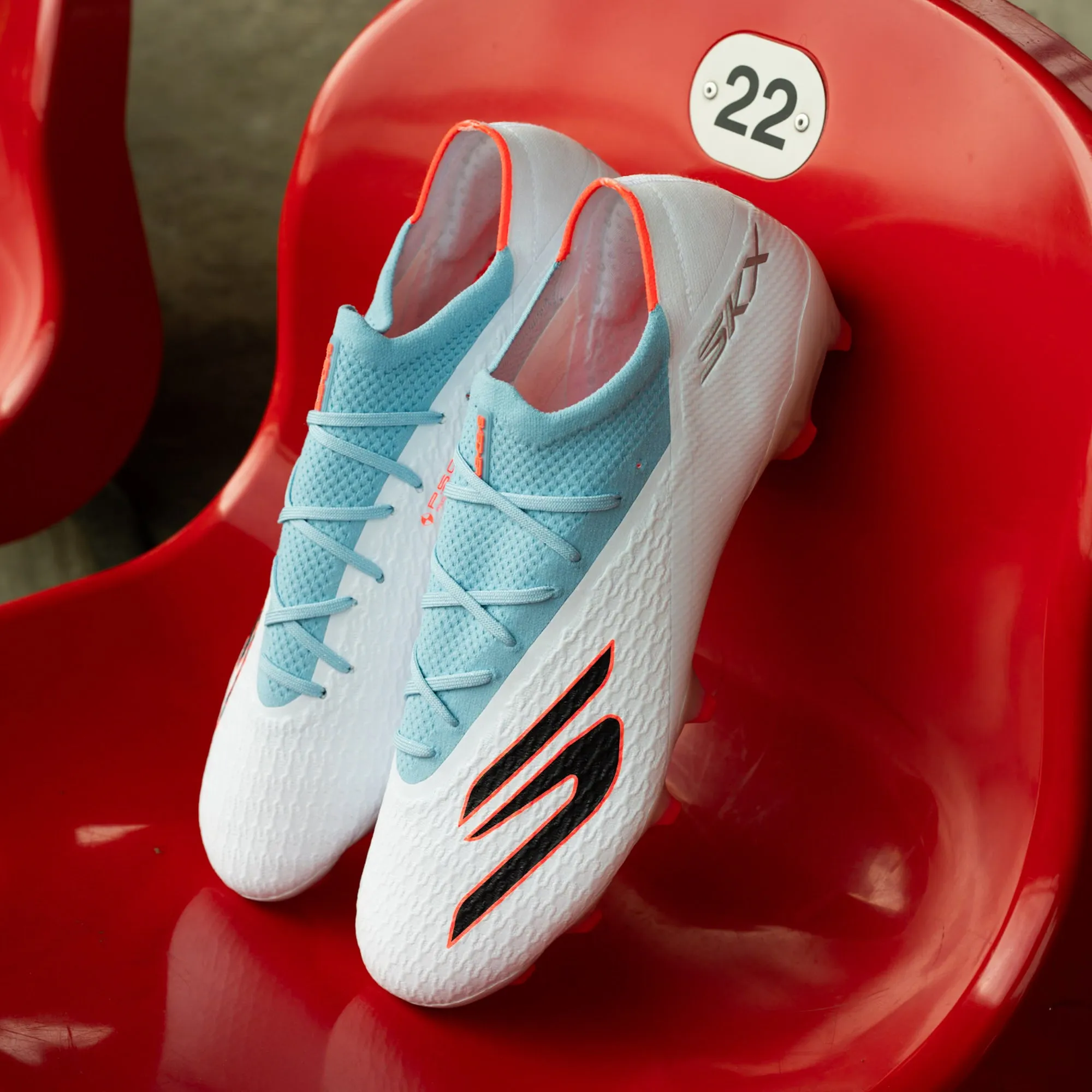 SKX2 Elite FG Football Boots Softball Cleats Versus Soccer Cleats