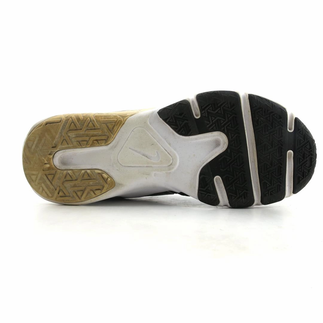 NIKE  LEGEND ESSENTIAL 2 1st Nike Shoe