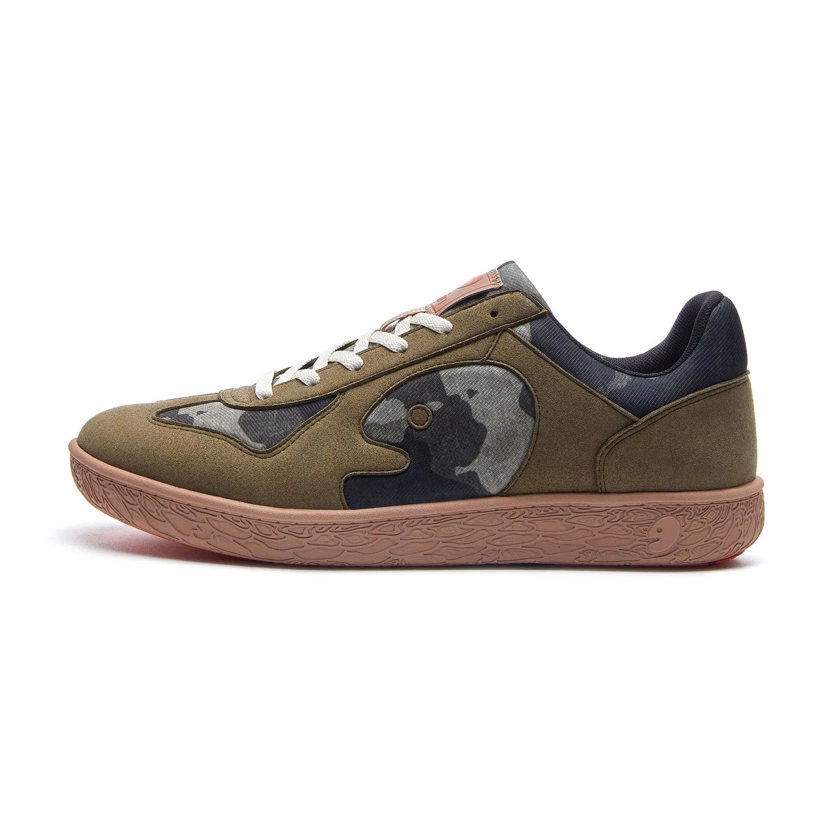 Camo Chic Avila I Men Skate Shoes With Skulls