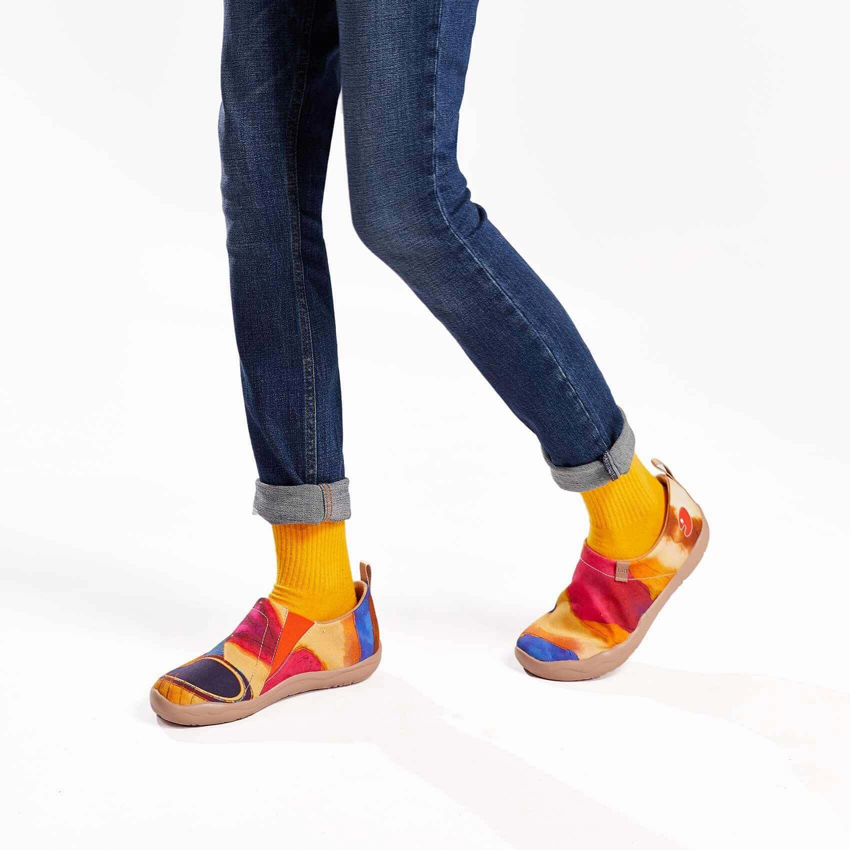 Casual Soccer Shoes Six-string guitar