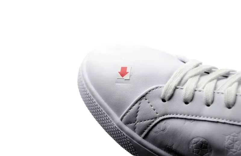 GUESS WOMEN SHOES Size 41 ROW1 Smiley Face Basketball Shoes