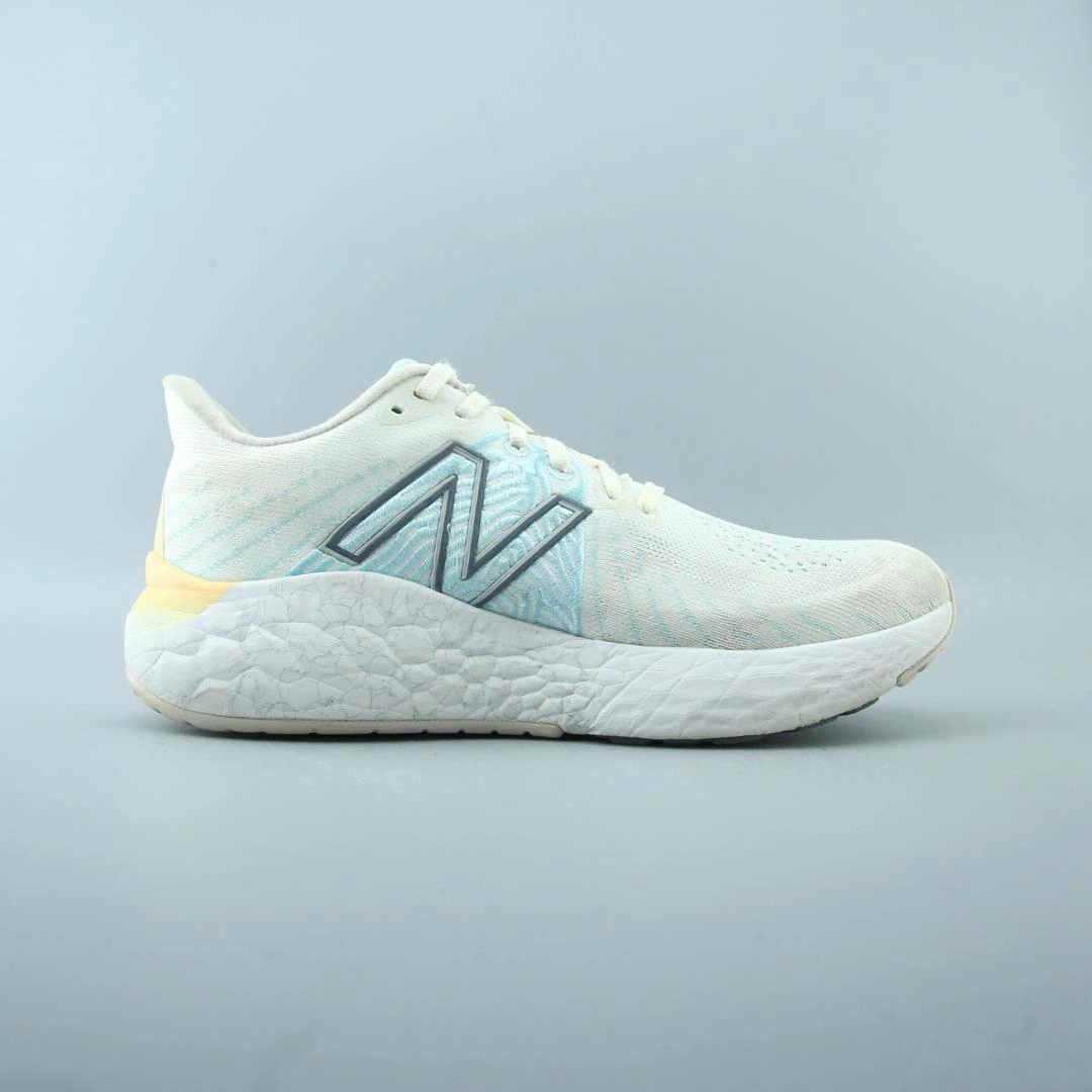 NEW BALANCE FRESH FOAM X VONGO V5 New Balance Womens Chunky Sneakers