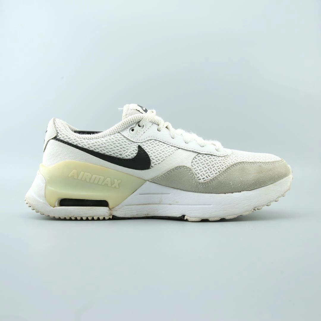 NIKE AIR MAX SYSTM Futsal Nike Shoes