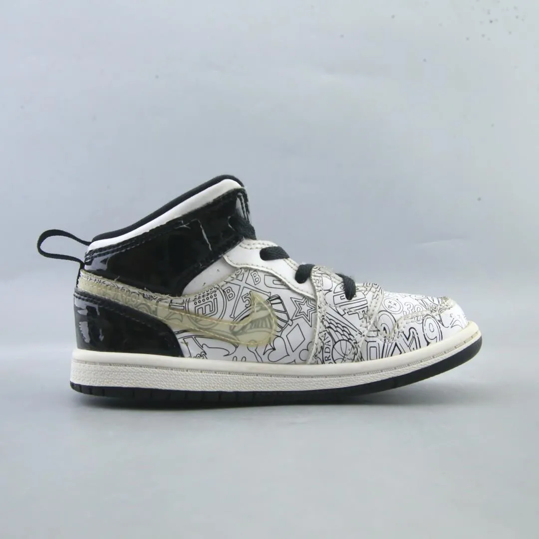 Nike Shoes Tennis Classic NIKE  JORDAN 1 MID SE