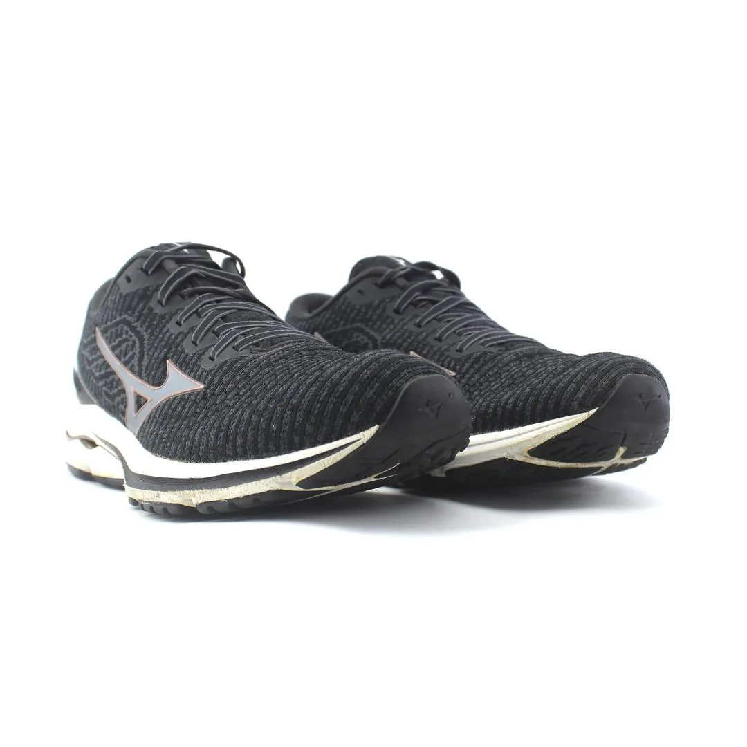 MIZUNO WAVE INSPIRE 18 Vs Running Shoes