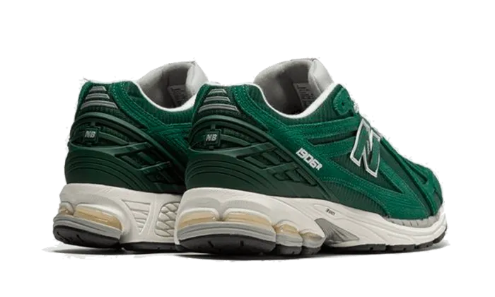Outfits With New Balance Shoes New Balance 1906R Green Suede Metallic Silver