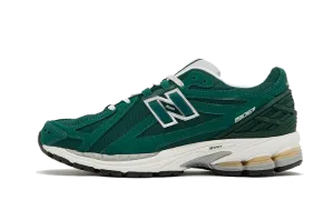 New Balance Mt580 New Balance 1906R Green Suede Metallic Silver