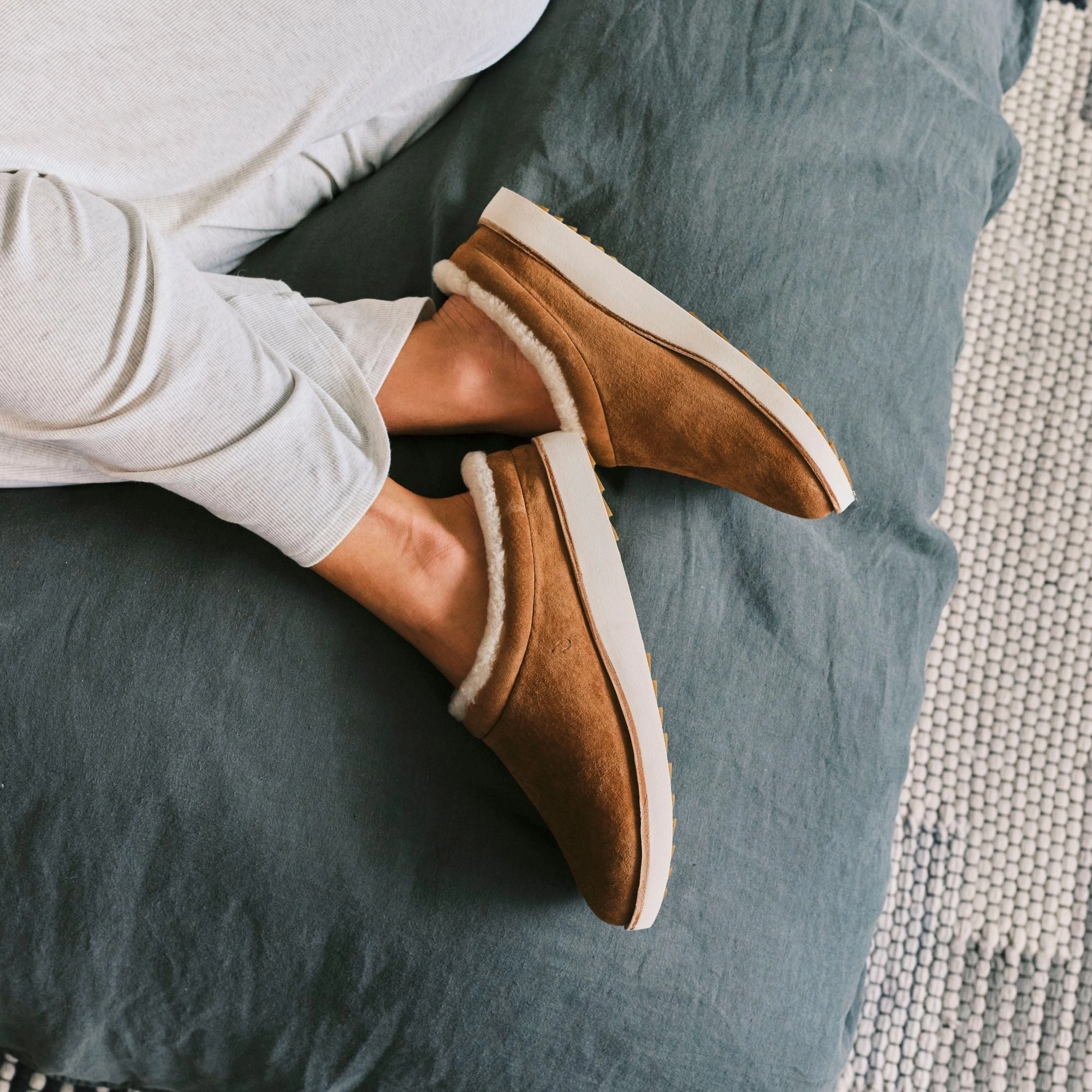 Travel Trailer Shoe Storage Mani - Tan / Golden Sand