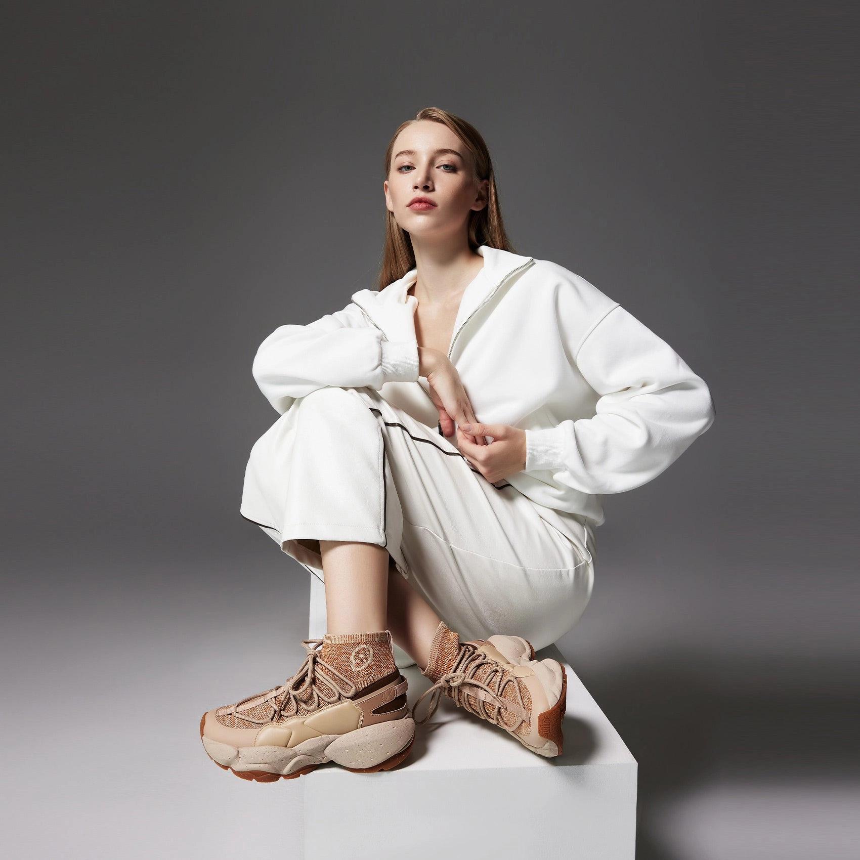 Maple Sugar Brown Dreamland VI Women Best Trail Shoes With Wide Toe Box