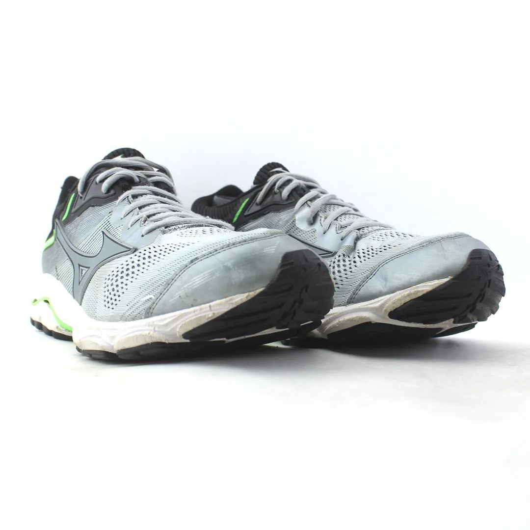 MIZUNO WAVE INSPIRE 15 Running Shoes With Low Heel Drop