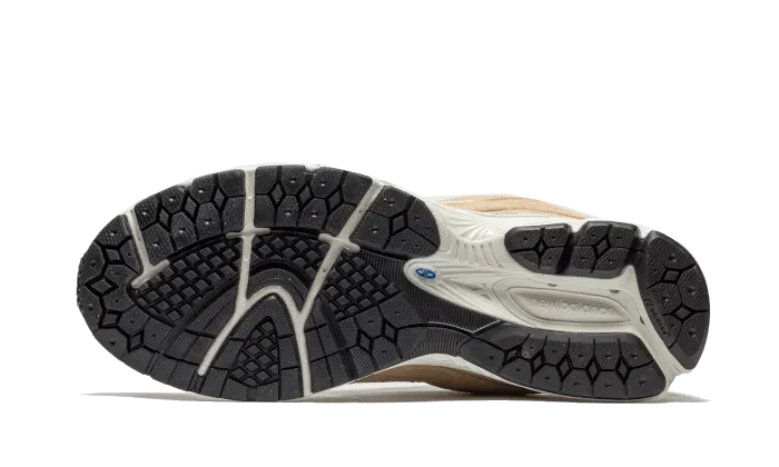New Balance 2002R Incense Sepia Bone New Balance Minimus Women