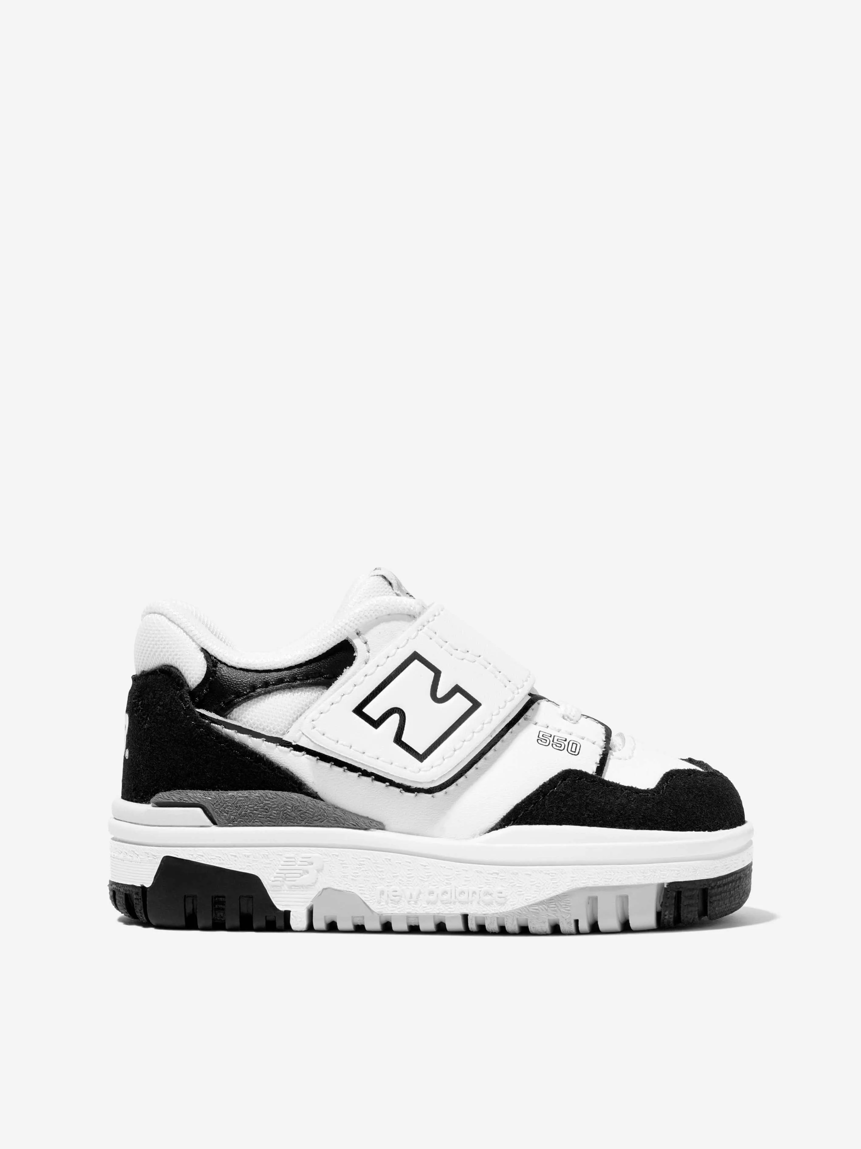 New Balance Kids 550 Logo Trainers in Black Cheap Strength Training Shoes