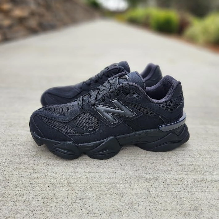 237 New Balance NEW BALANCE 9060 GS 'BLACK CAT'