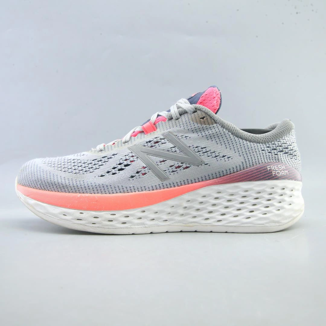 Grey Sneakers New Balance NEW BALANCE FRESH FOAM X MORE V1