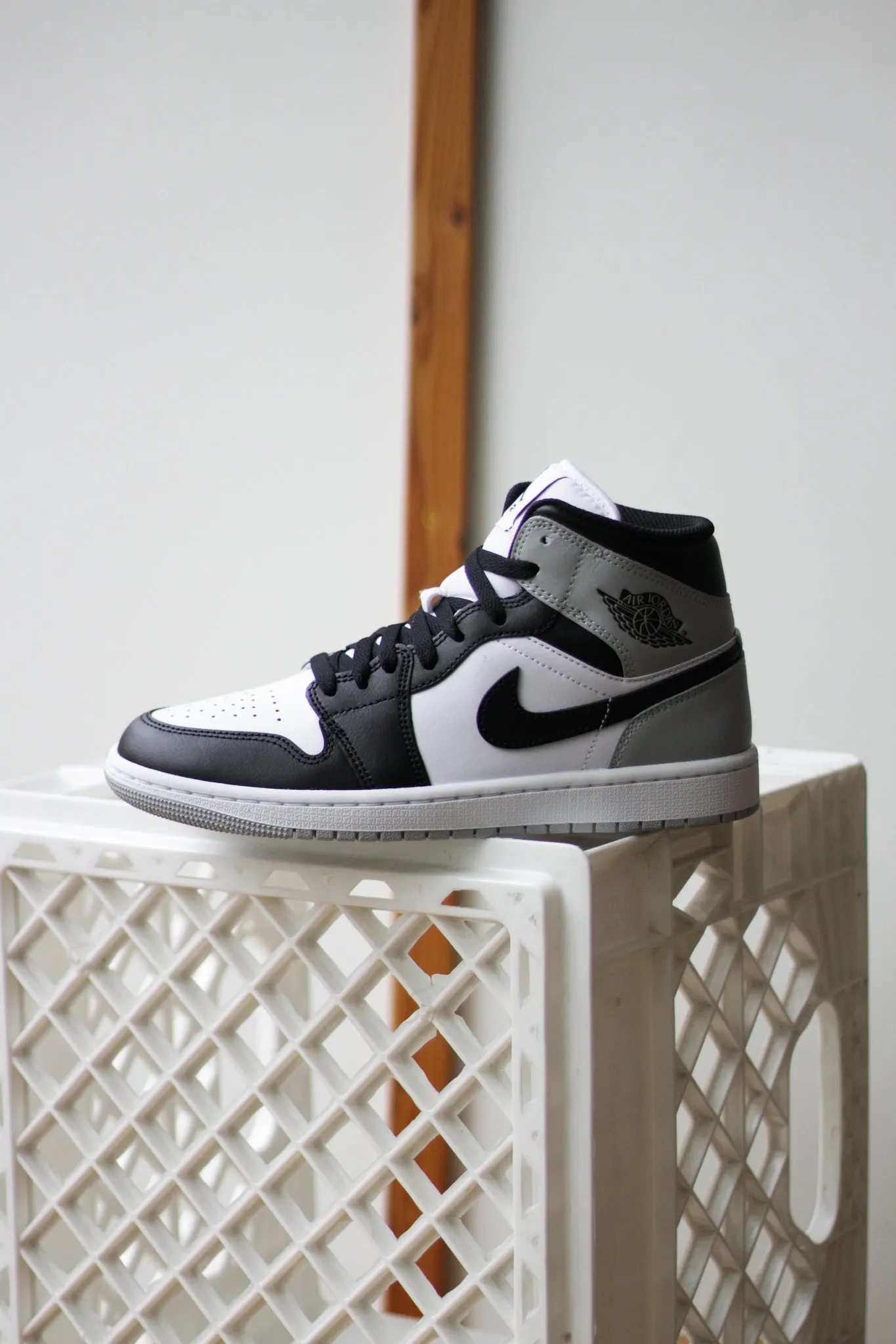 Gary Payton Nike Basketball Shoes AIR JORDAN 1 MID "WHITE/BLACK-LT SMOKE GREY"