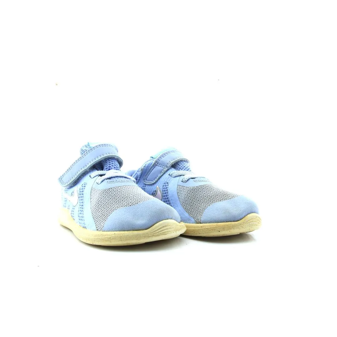 NIKE REVOLUTION 4 Nike Retro Running Shoes