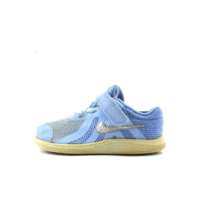 Logo Nike Shoes NIKE REVOLUTION 4