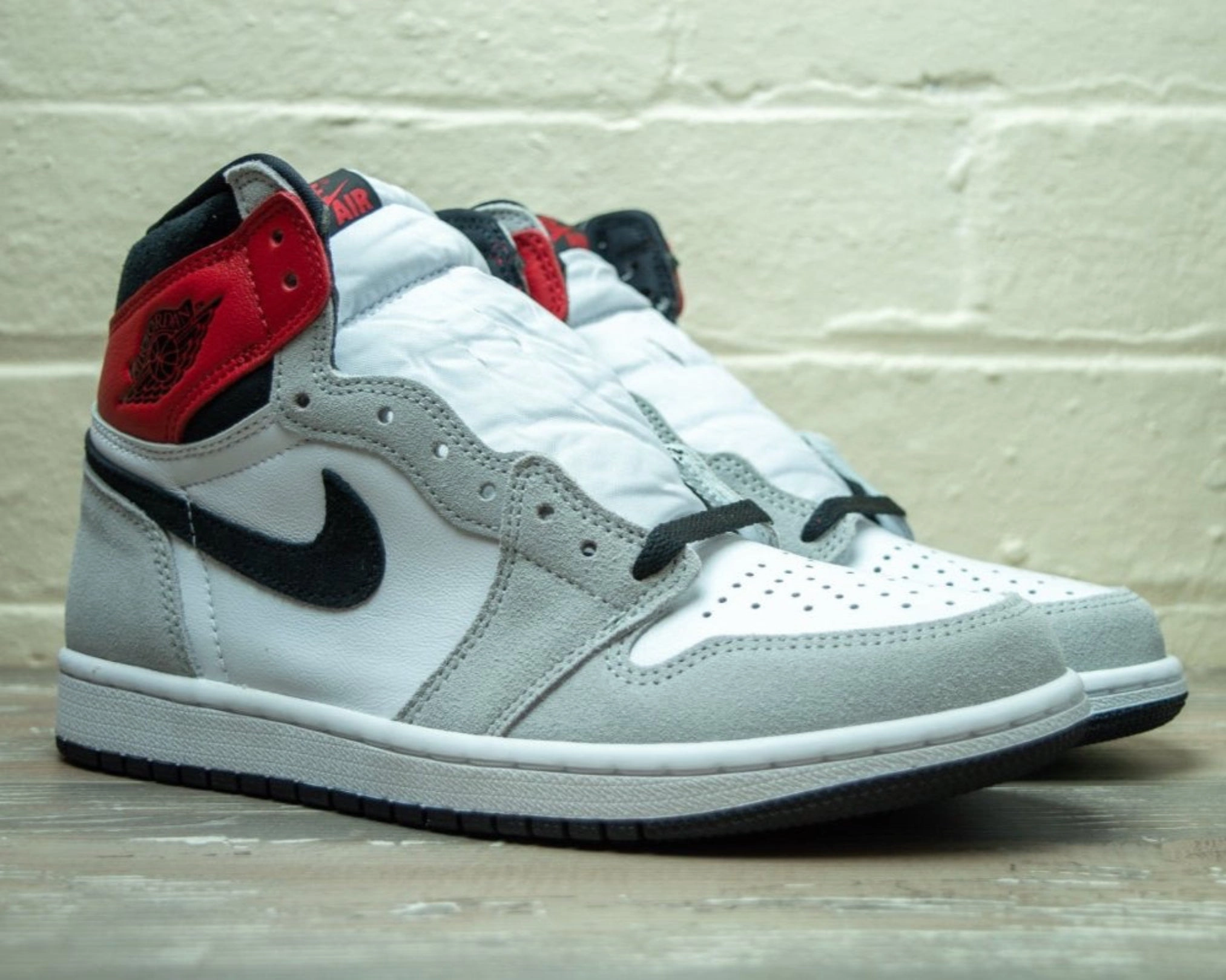 Nike Gtx Trail Shoes Nike Air Jordan 1 Retro High Light Smoke Grey 555088 126