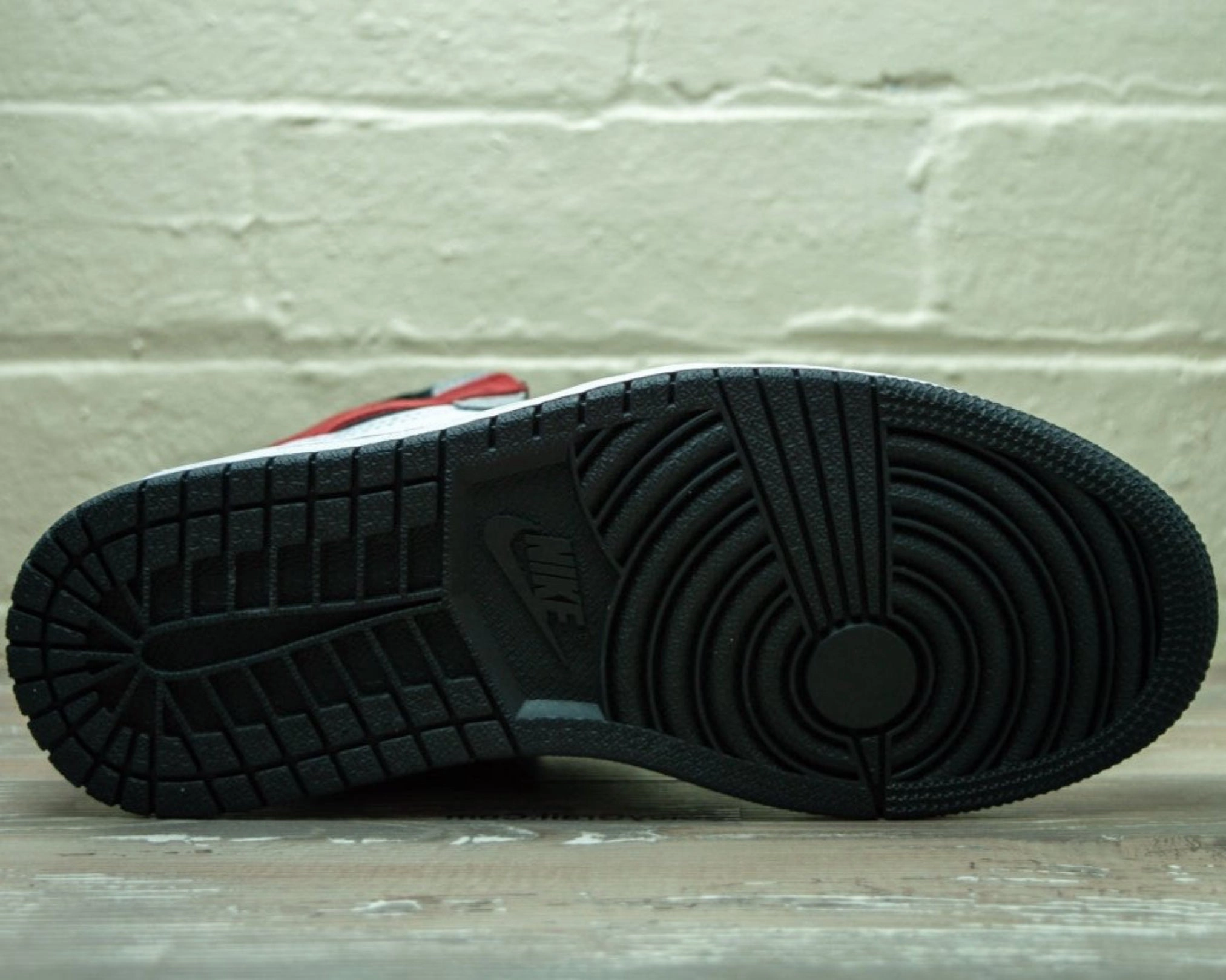 Nike Air Jordan 1 Retro High Light Smoke Grey 555088 126 Paul George Nike Basketball Shoes