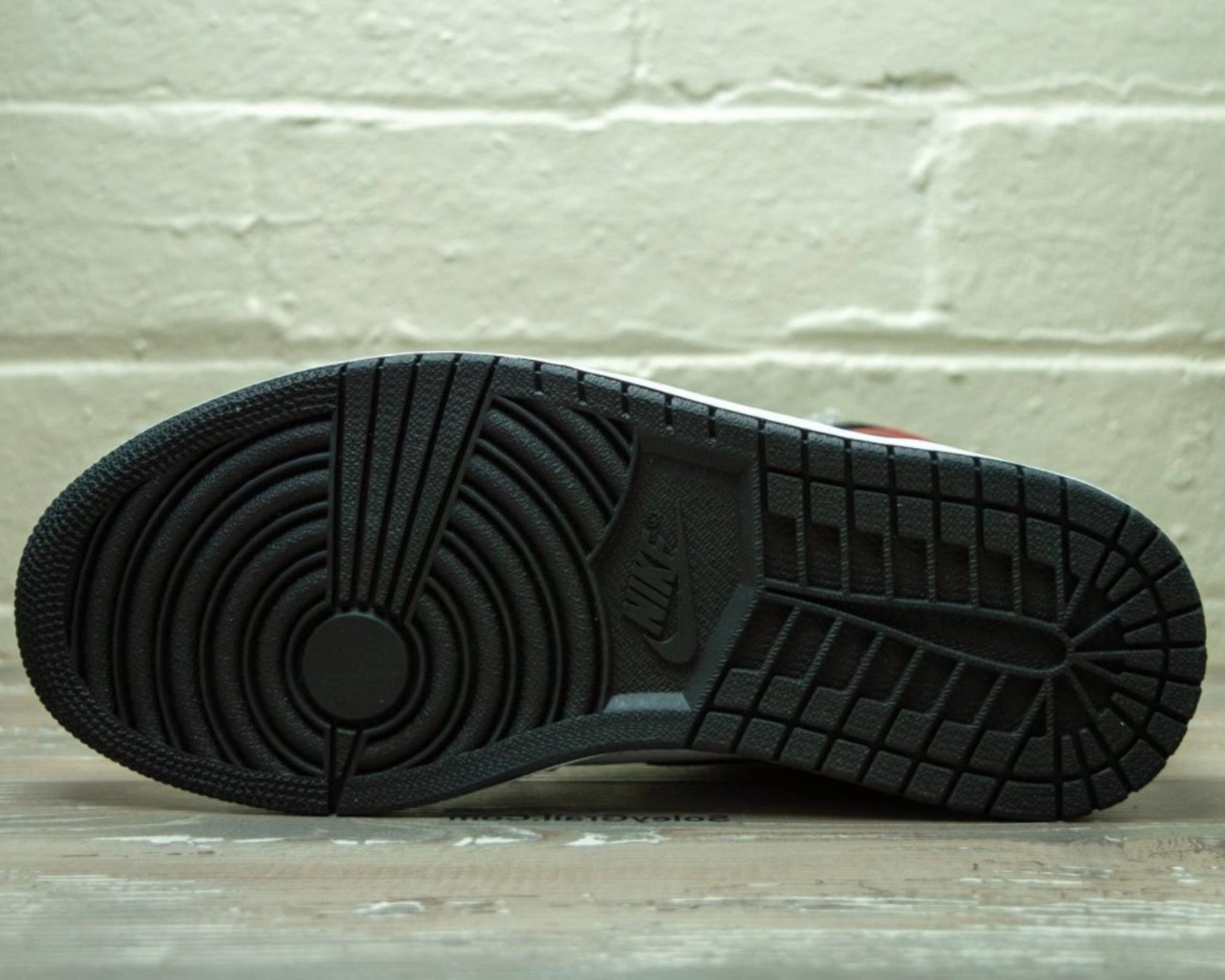 Nike Air Jordan 1 Retro High Light Smoke Grey 555088 126 Nike Giannis Immortality Basketball Shoes