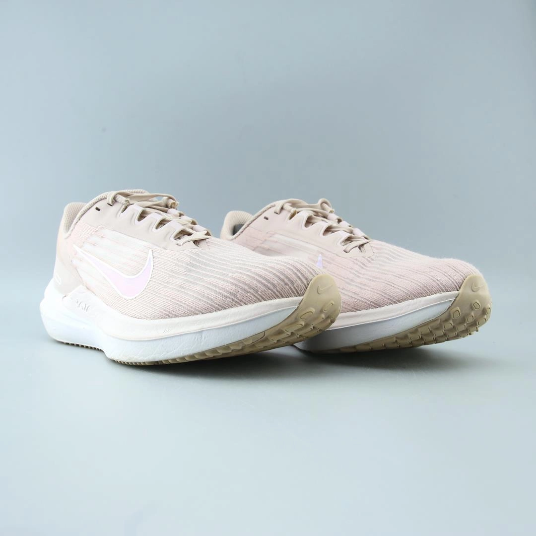 NIKE AIR WINFLO 9 Nike Buckle Shoes