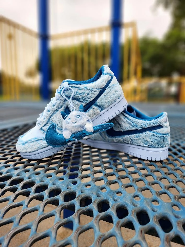 Nike Dunk Low "Abominable Snowman" Nike Wide Soccer Shoes