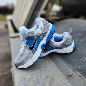 Nike Vomero 5 GS Nike Tiempo Soccer Shoes