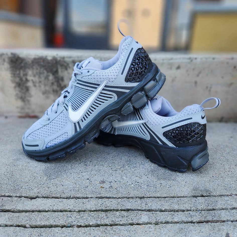 Nike Pro Shoes Nike Zoom Vomero 5 GS