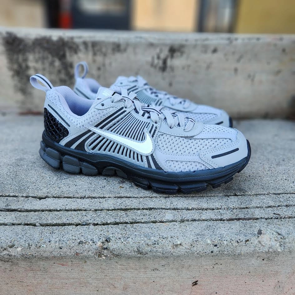 Nike Zoom Vomero 5 GS Nike Mac Attack Shoes