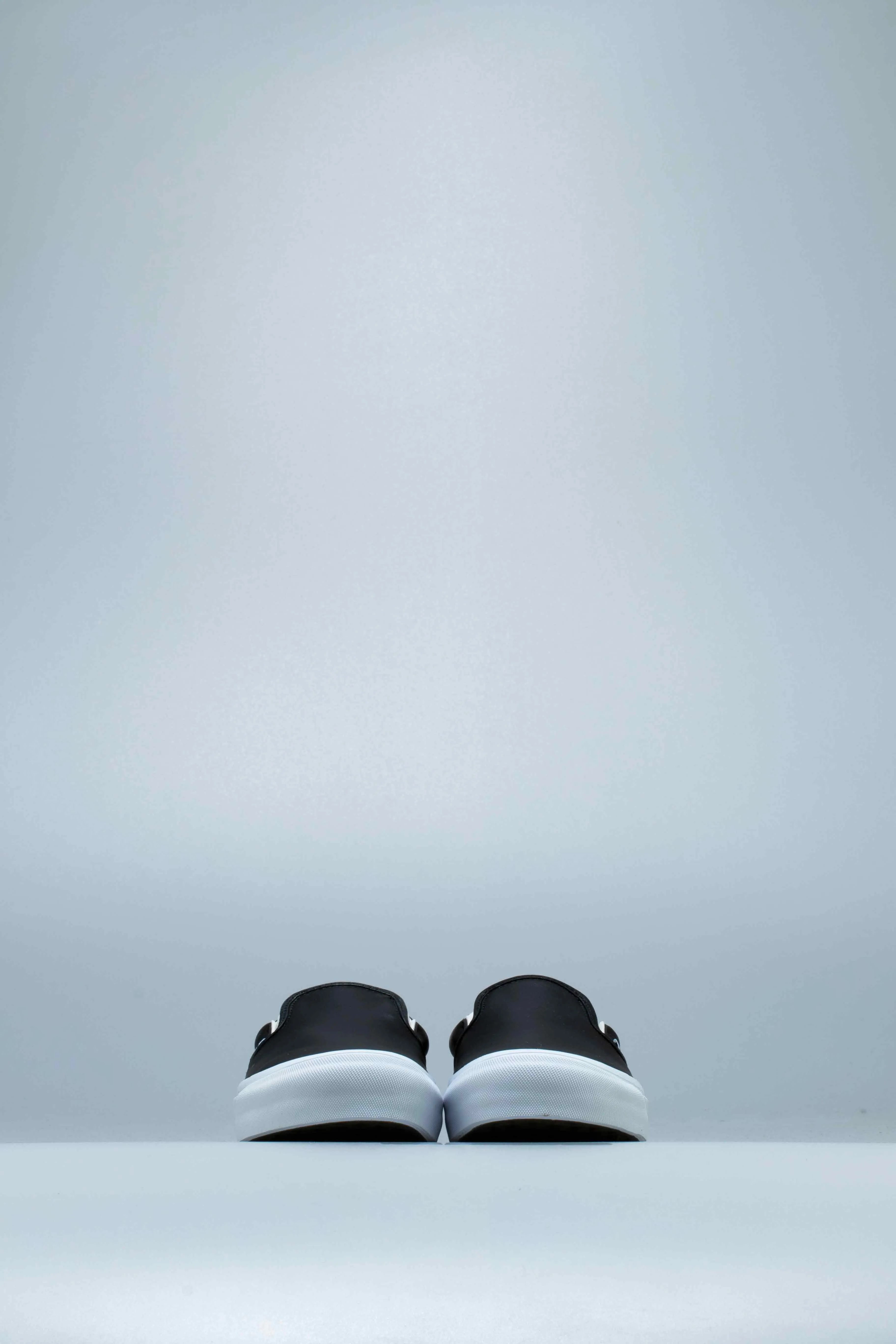 OG Classic Slip On LX Mens Shoe - Black Leather/White Atwood Dx Skate Shoes