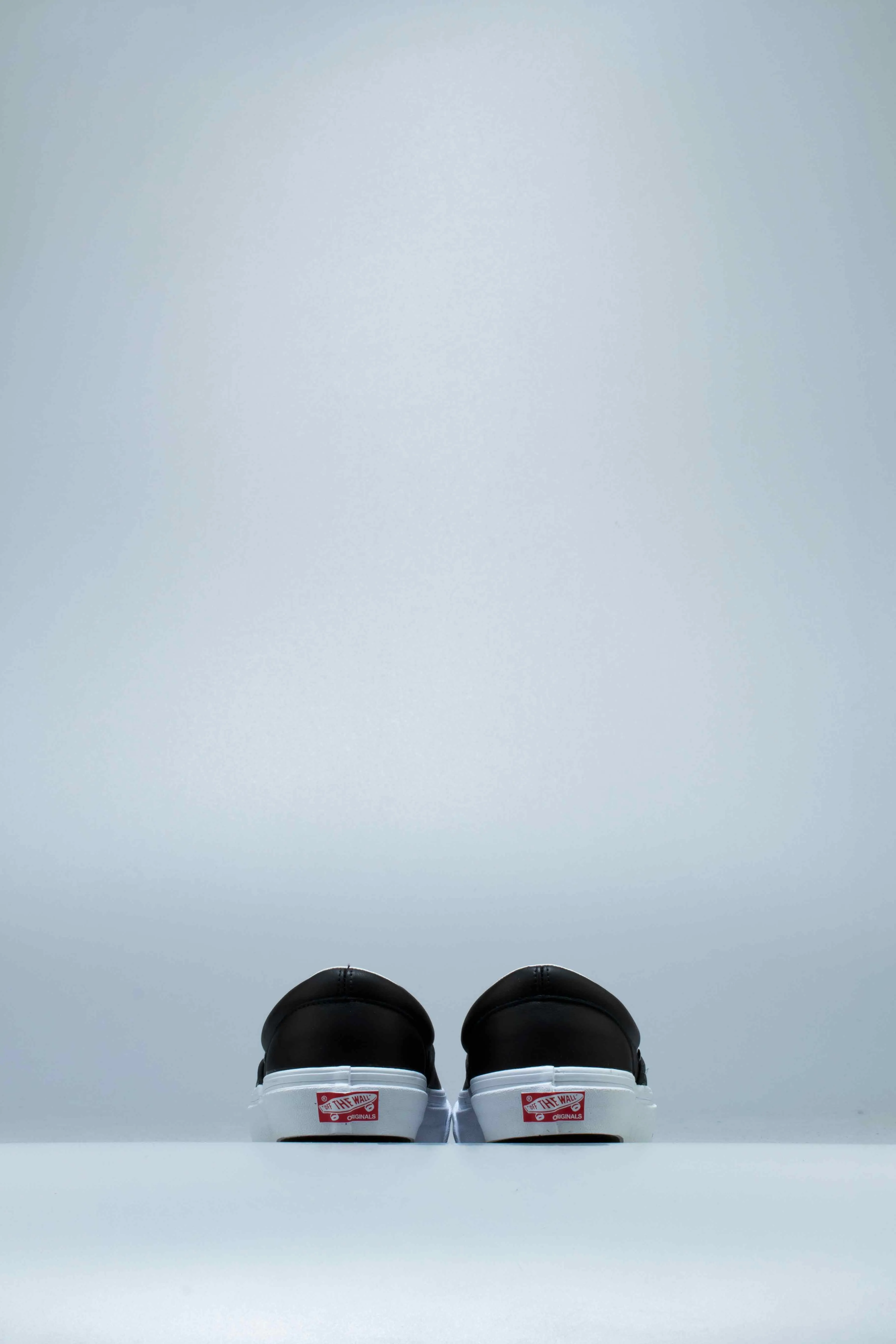 Leather Skate OG Classic Slip On LX Mens Shoe - Black Leather/White